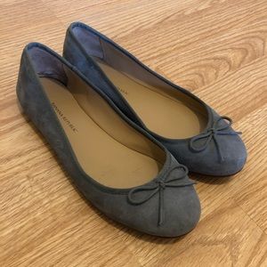 LAST CHANCE ⭐️ 3/$15 Banana Republic flats